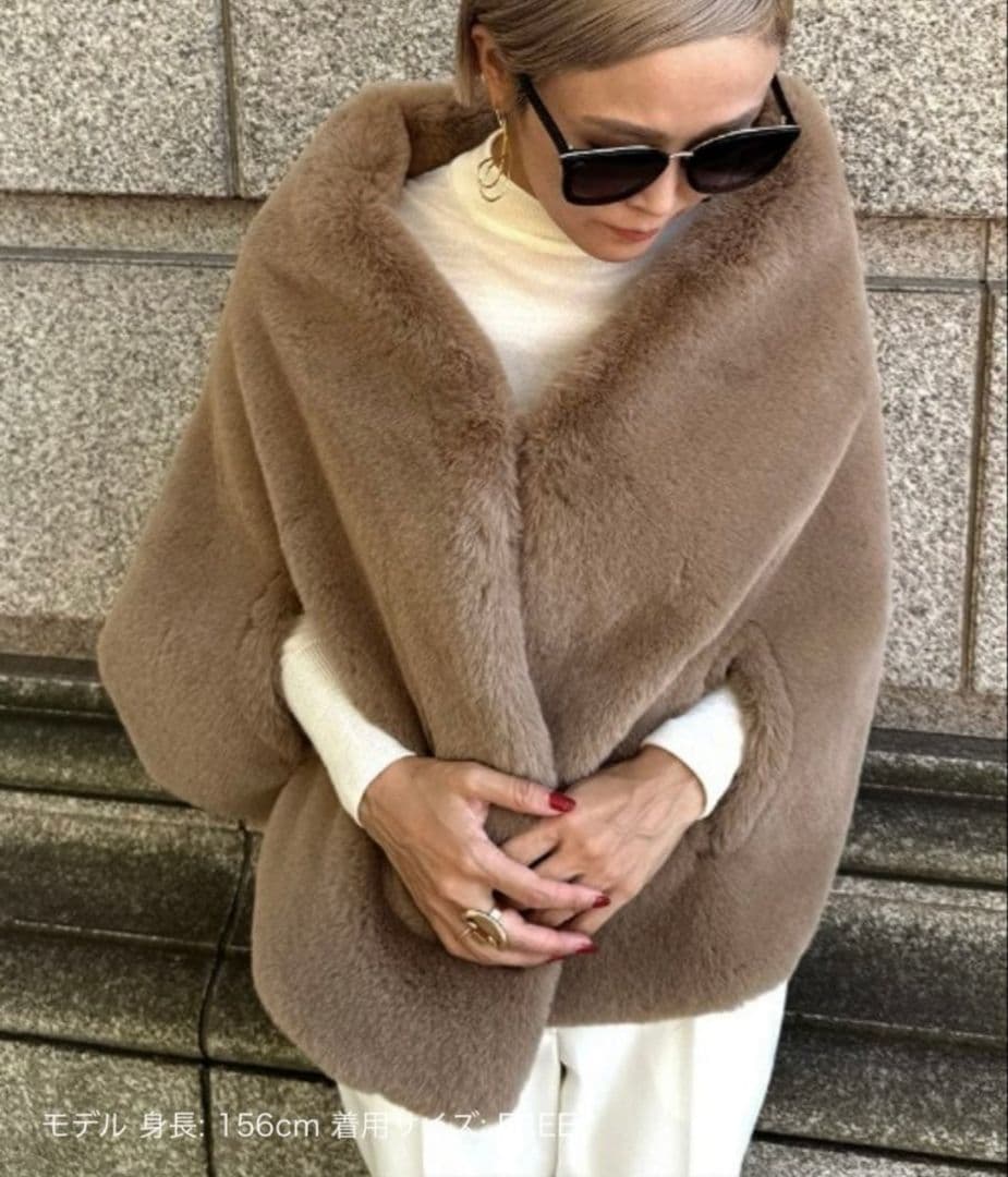 【試着のみ未使用】JENNE リッチボリューム ファーケープ ベージュ