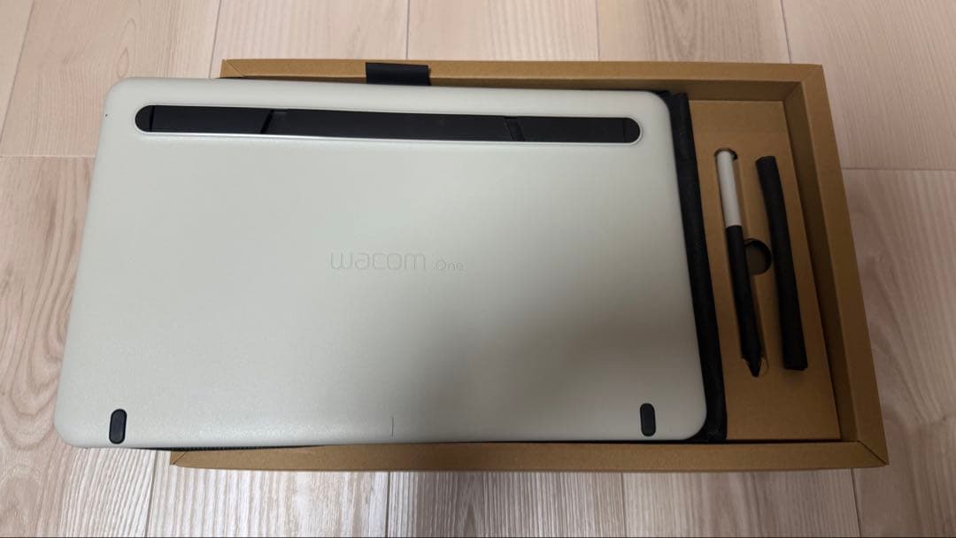 ワコム 液晶ペンタブ　Wacom One DTC133W0D