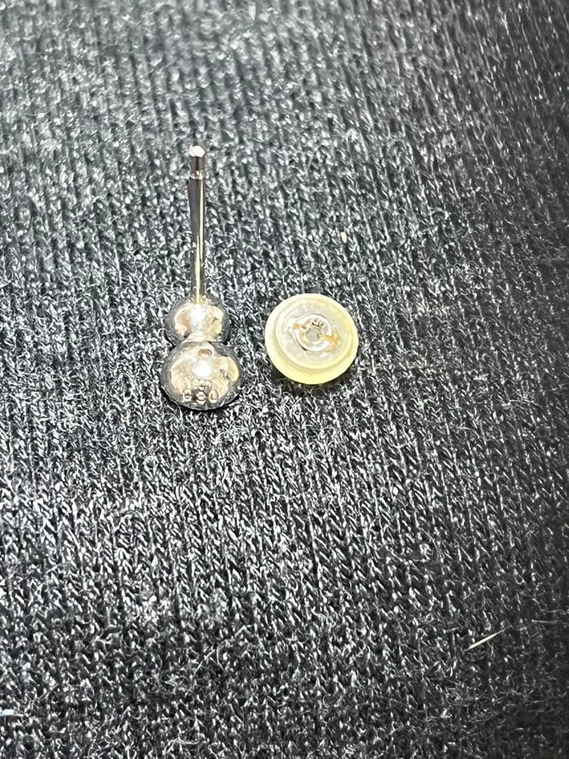 pt900ダイヤモンド片耳ピアス