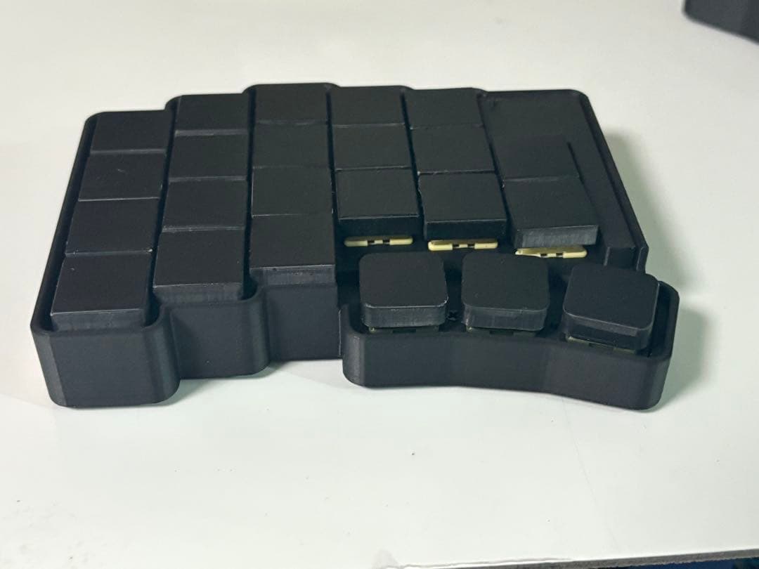 ロープロ無線Keyball39 ZMK ブラック 書斎モデル