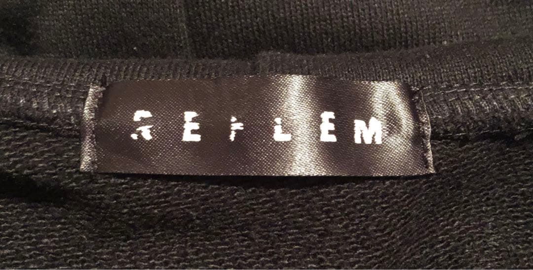 最終値下げ REFLEM クロス刺繍ジップアップパーカー フリーサイズ