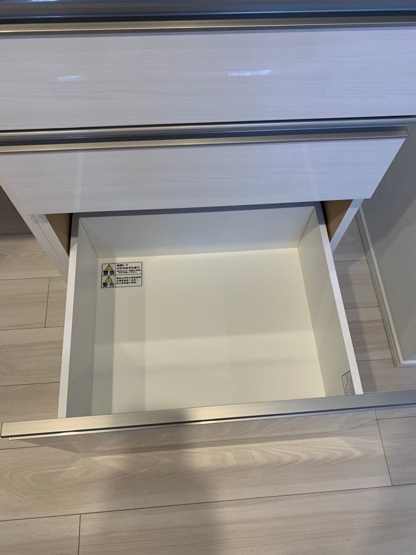 新品　未使用　ニトリ食器棚リガーレ　キャスターゴミ箱付き