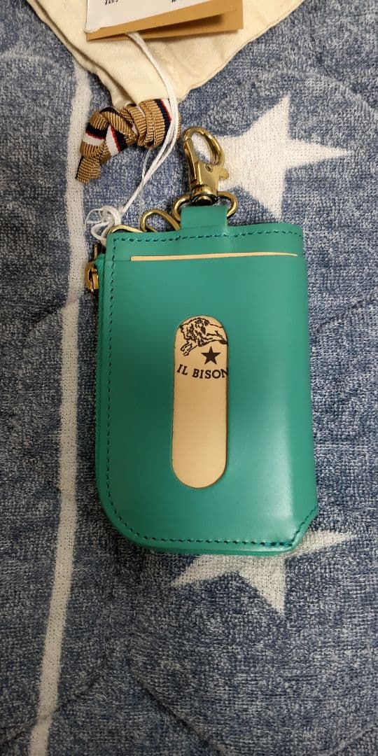 IL BISONTE ペパーミントグリーン レザーキーケース