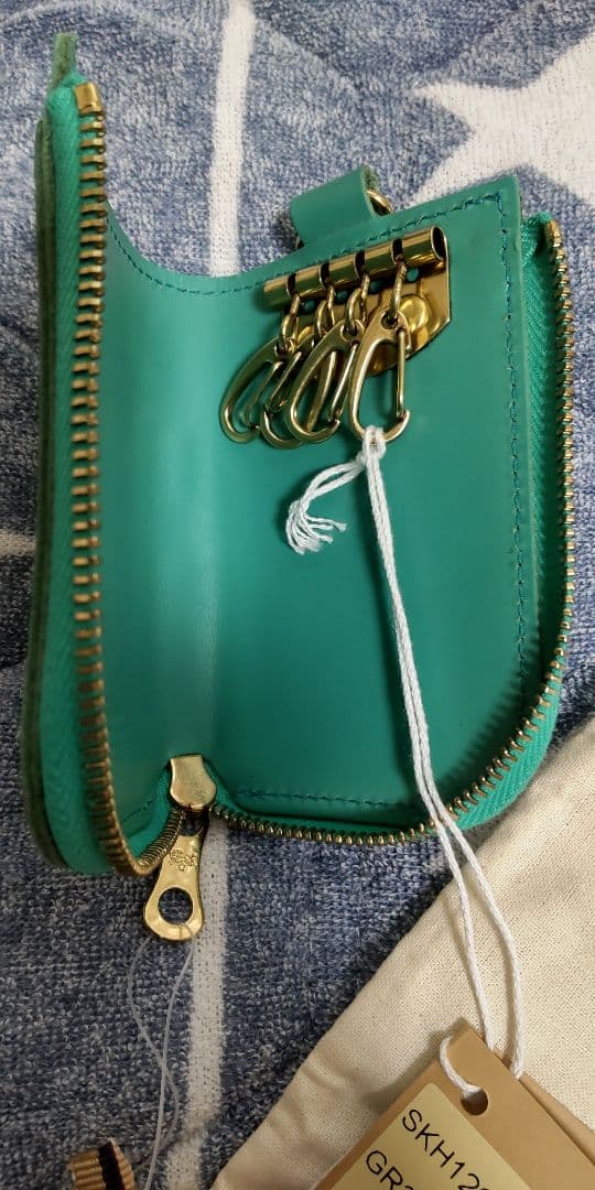 IL BISONTE ペパーミントグリーン レザーキーケース