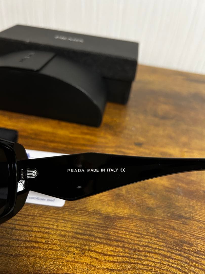 PRADAサングラス ケース付き
