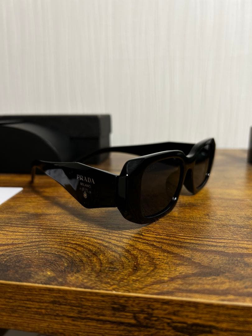 PRADAサングラス ケース付き