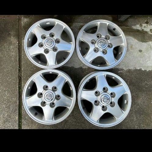 日産 E25キャラバン 純正アルミホイール15インチ 4個セット