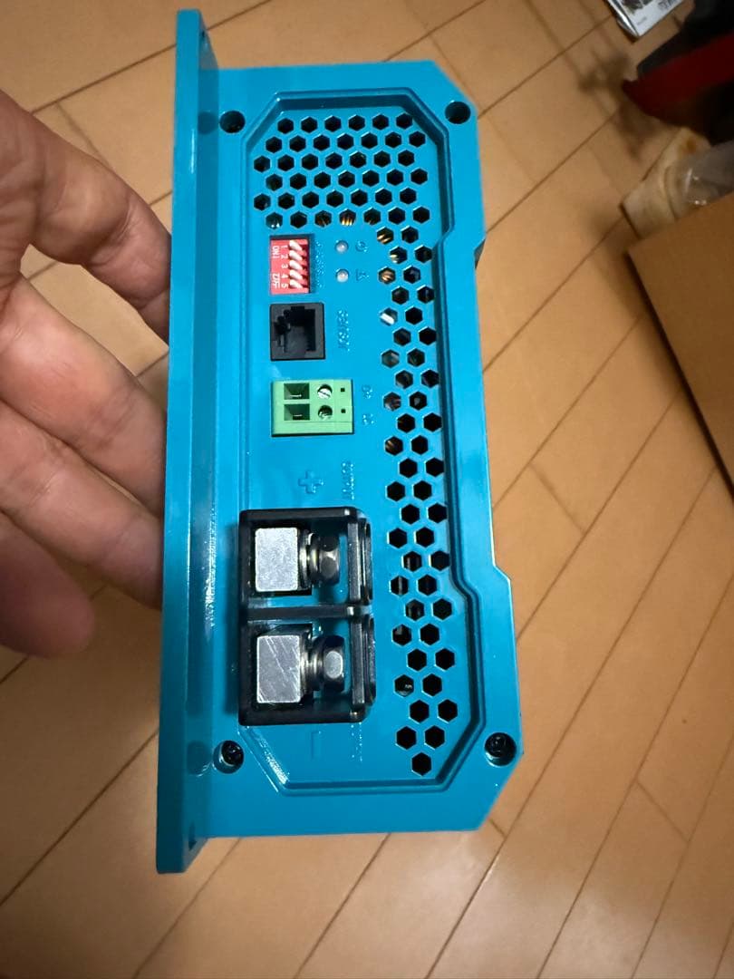 走行充電器　アイソレーター　60A