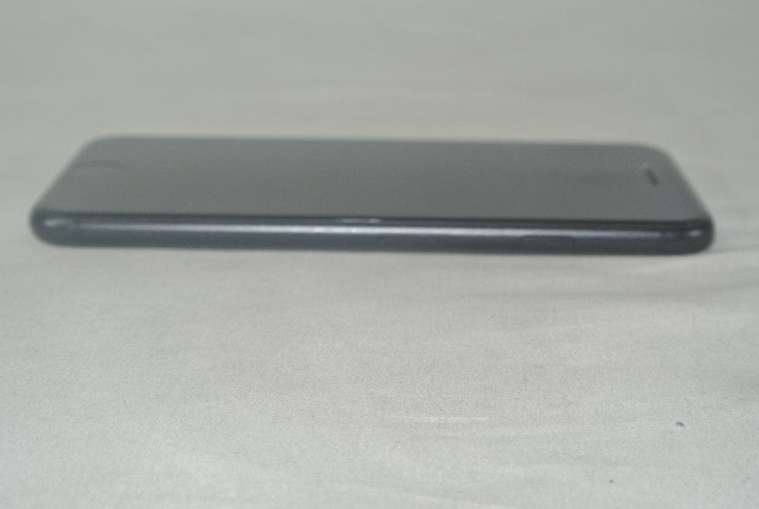 Apple iPhone SE（第2世代）64GB ブラック MHGP3J/A