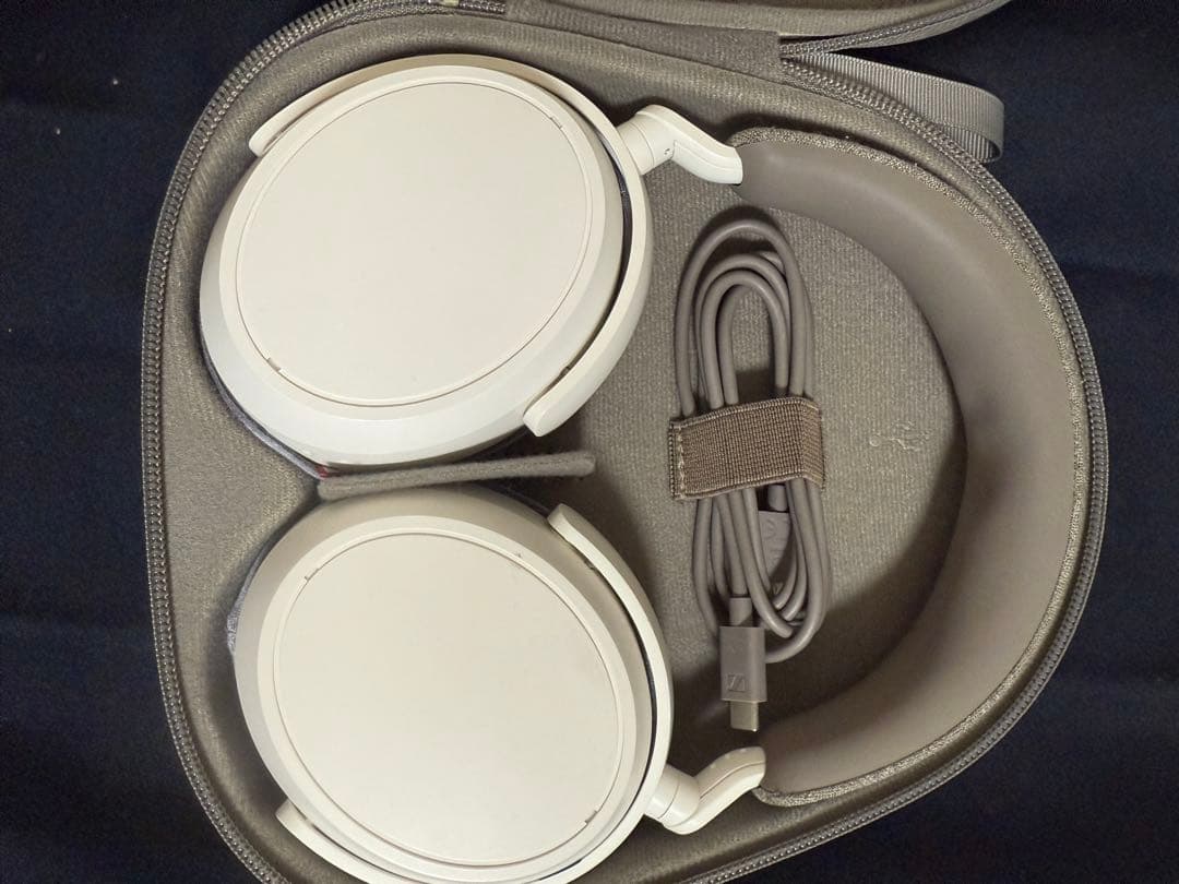 ヘッドホン Sennheiser MOMENTUM 4 Wireless