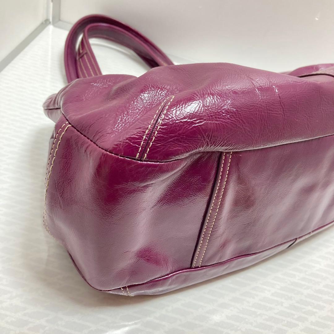 美品　コーチ エルゴ ergo パテントレザー がま口 Kiss-lock