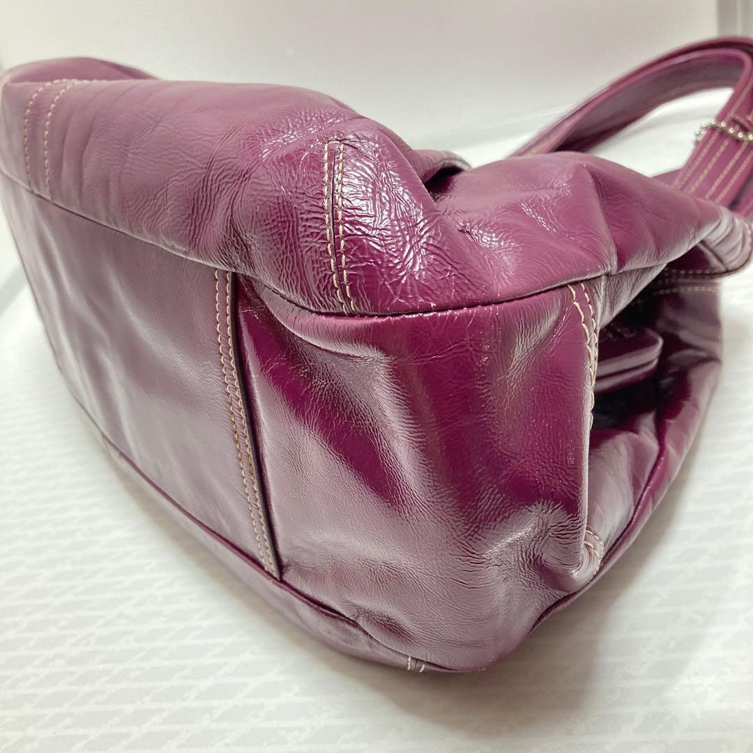 美品　コーチ エルゴ ergo パテントレザー がま口 Kiss-lock