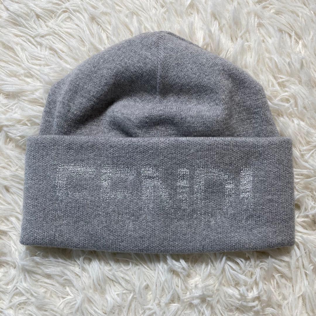 未使用級 FENDI フェンディ ラメロゴ ニット帽 キャップ ビーニー