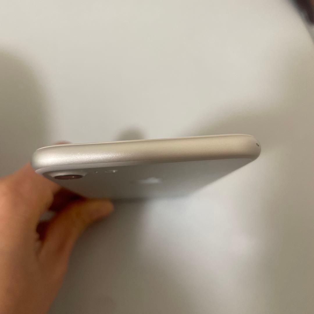 Apple iPhone 7 シルバー 本体 ジャンク品