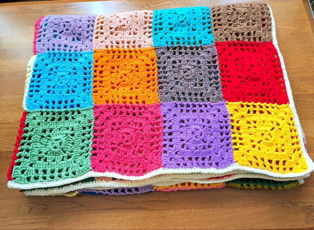 手編み　マルチカバー　ソファカバー　ベッドカバー　レトロポップ　こたつカバー