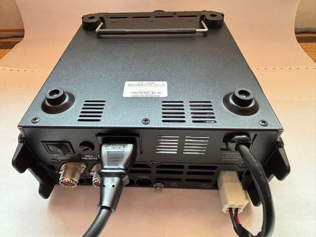 Yaesu FT-897Dトランシーバー ブラック