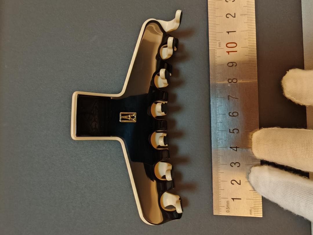 Alexandre de paris クロークリップ ブラック　ロゴ