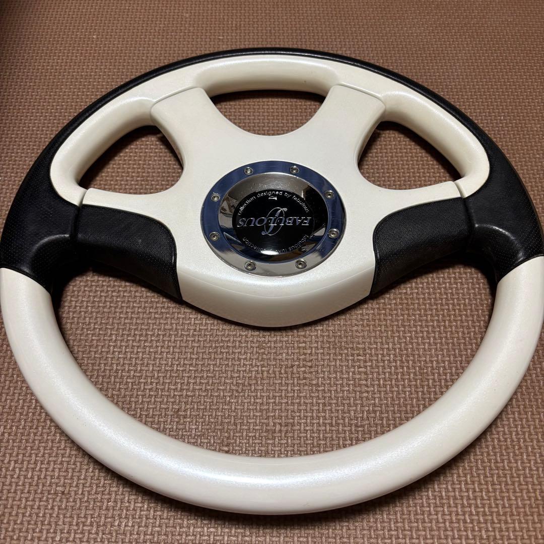 ゔ*ゔ様 FABULOUS ファブレス　ステアリング　3 スポーク 　VIP