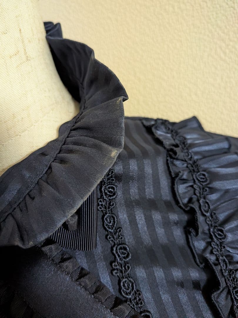 Innocent World サテンストライプブラウス ネイビー