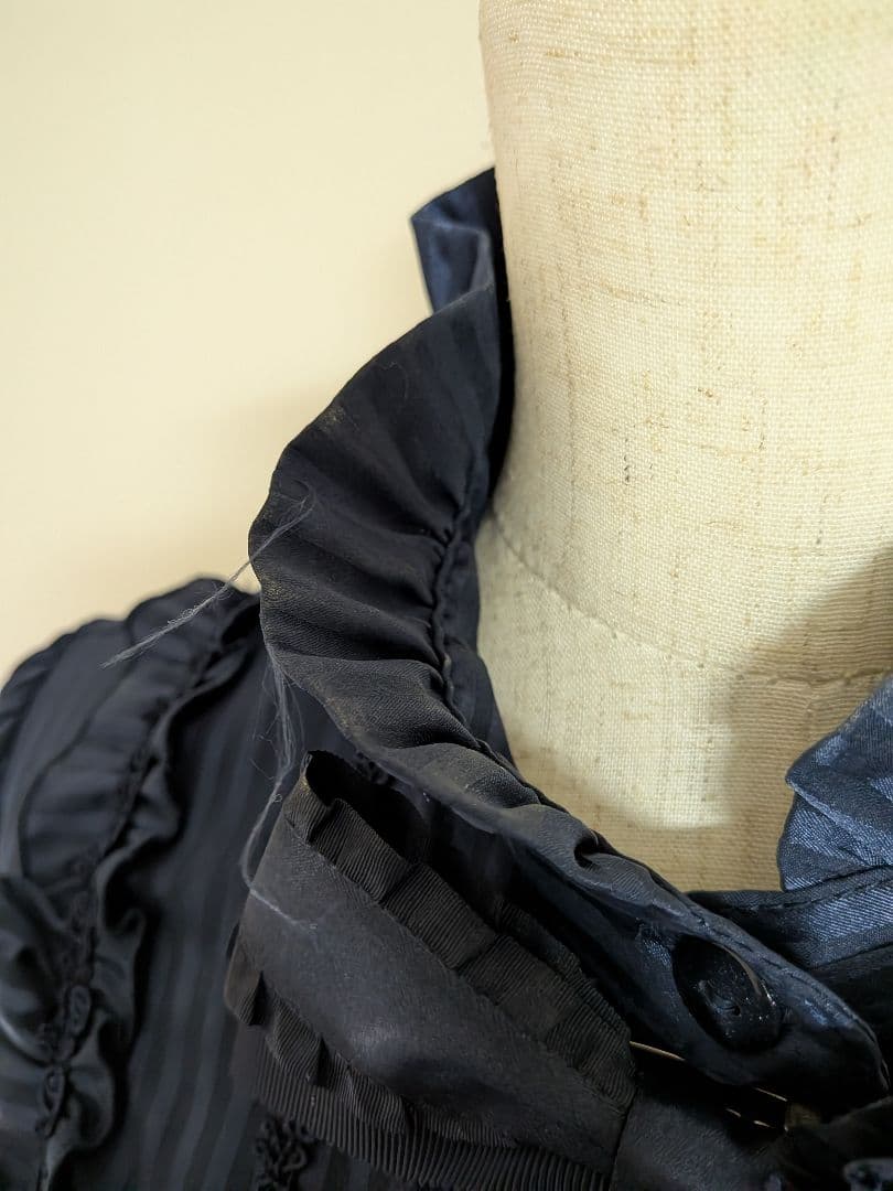 Innocent World サテンストライプブラウス ネイビー