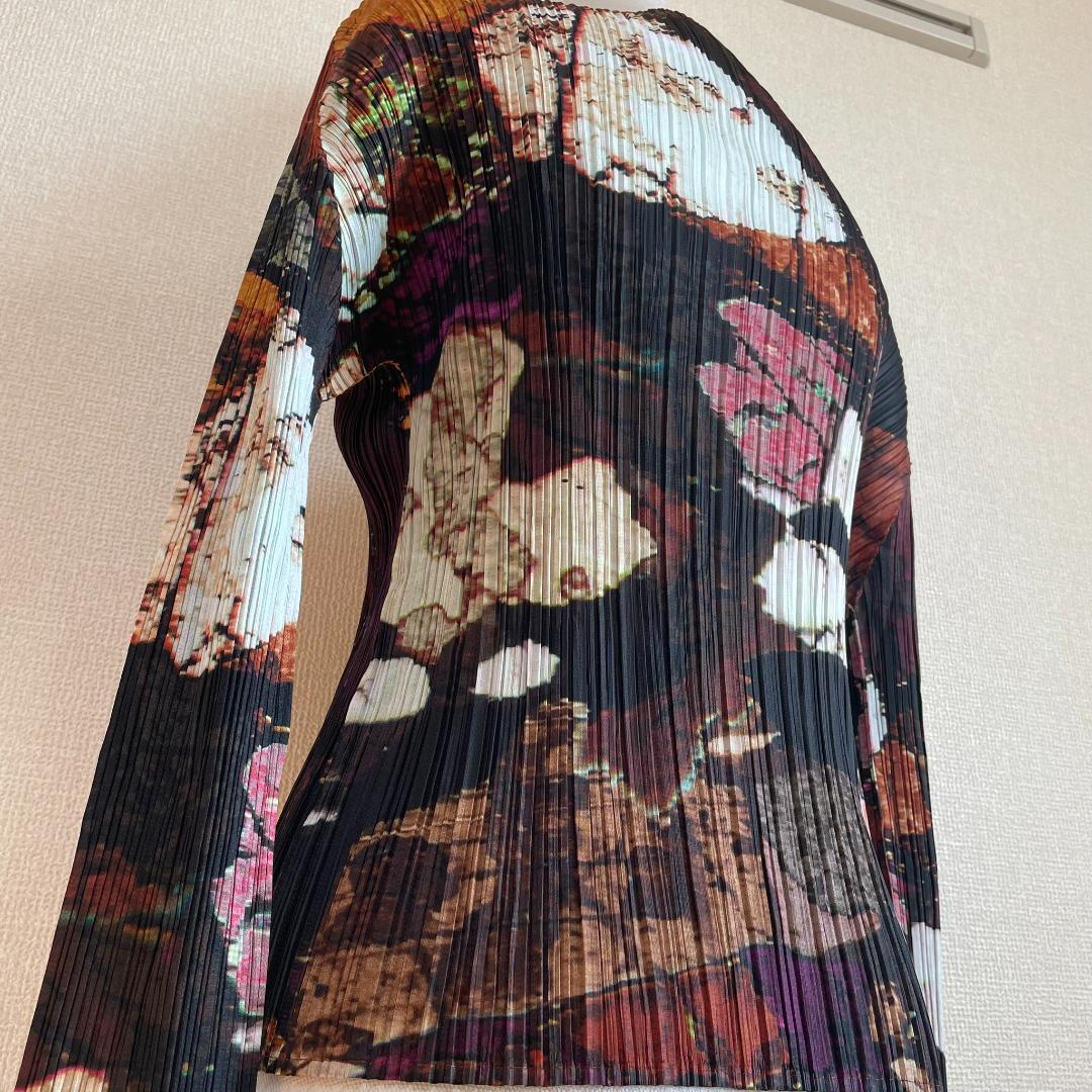 プリーツプリーズ（イッセイミヤケ）トップス 3 日本製 極美品