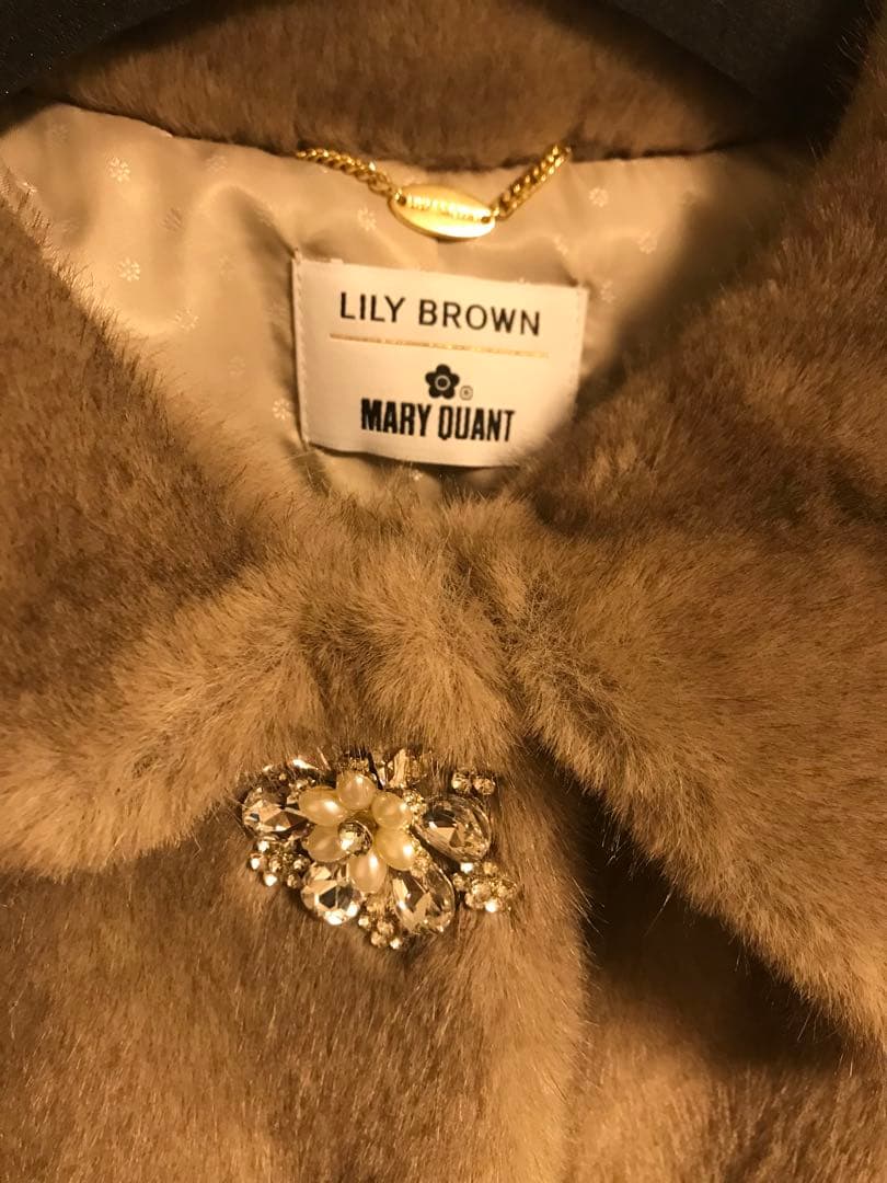 完売品【LILY BROWN×MARY QUANT】ビジュー釦ファーコート