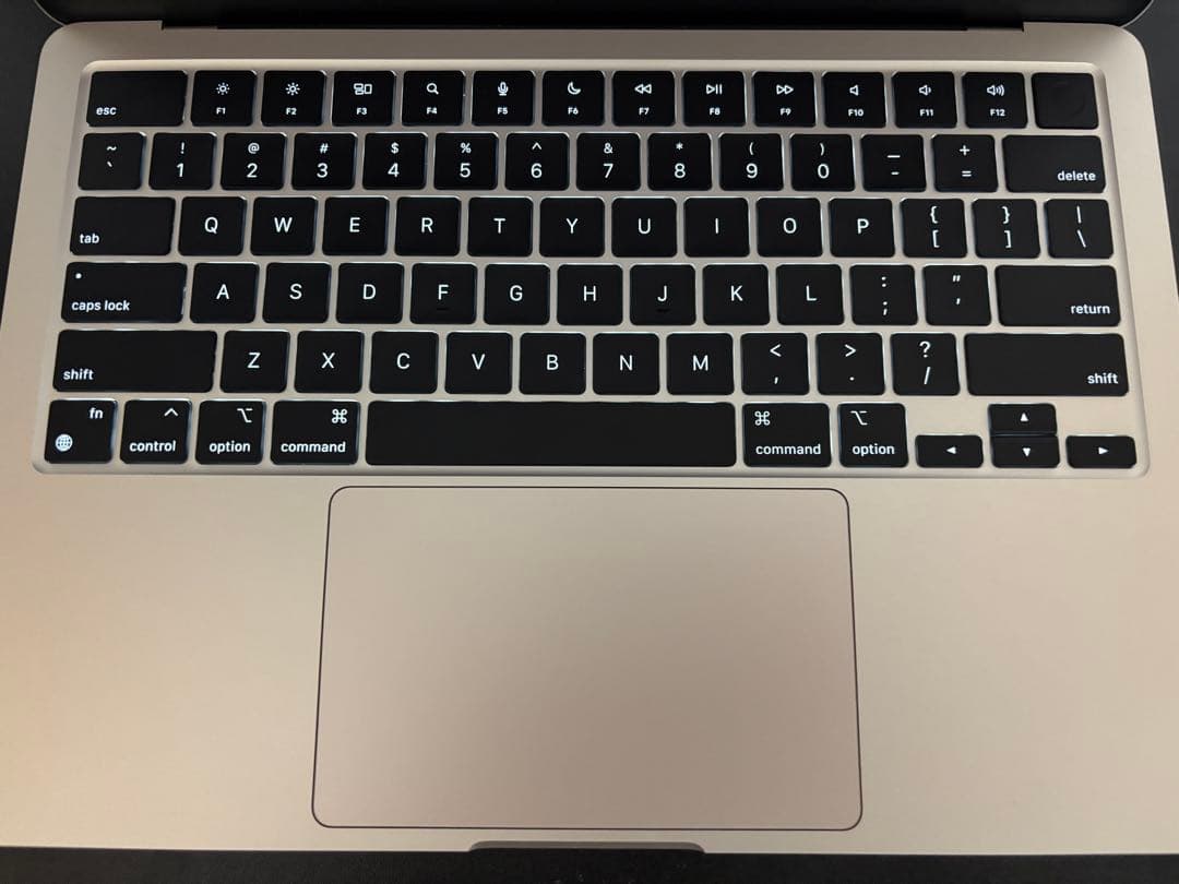 A*7様 MacBookAir M2 8GB 256GB スターライト13インチ