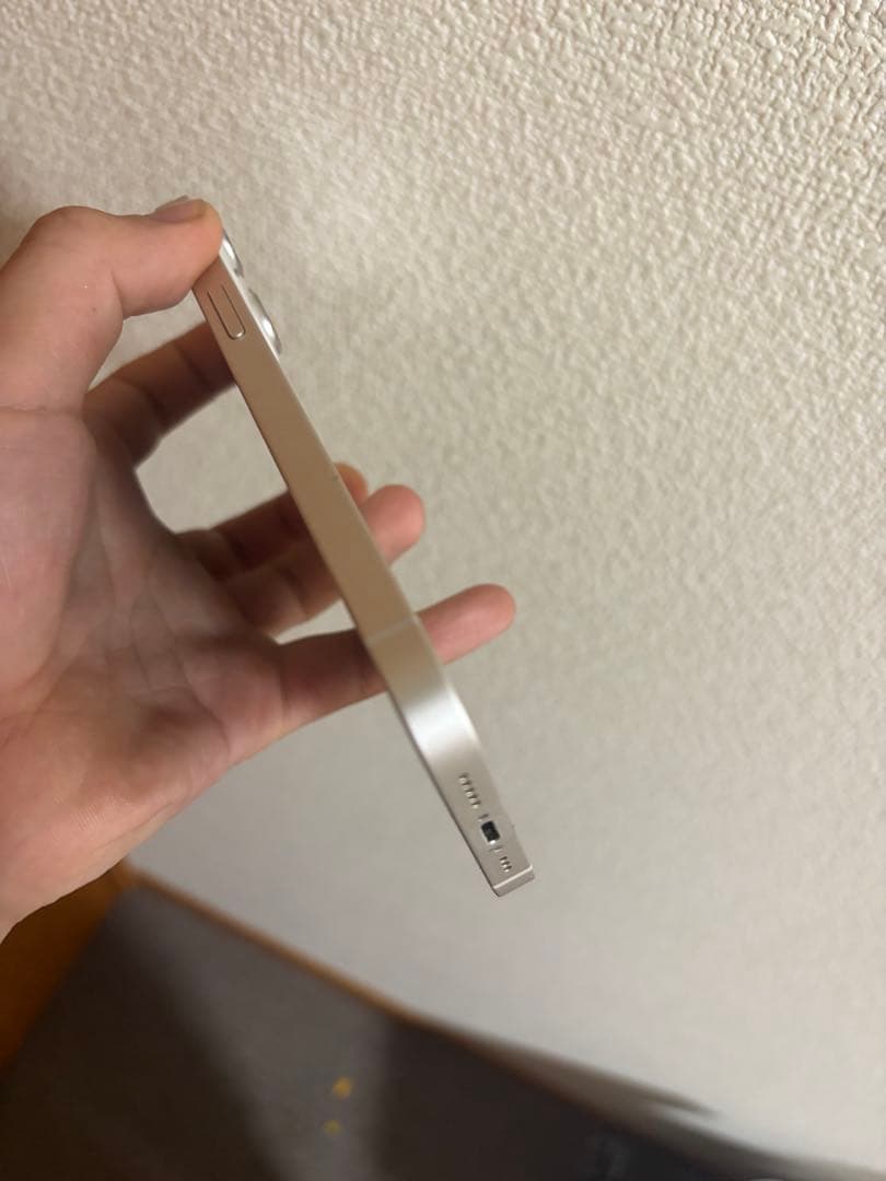 Apple iPhone 14 スターライト 本体