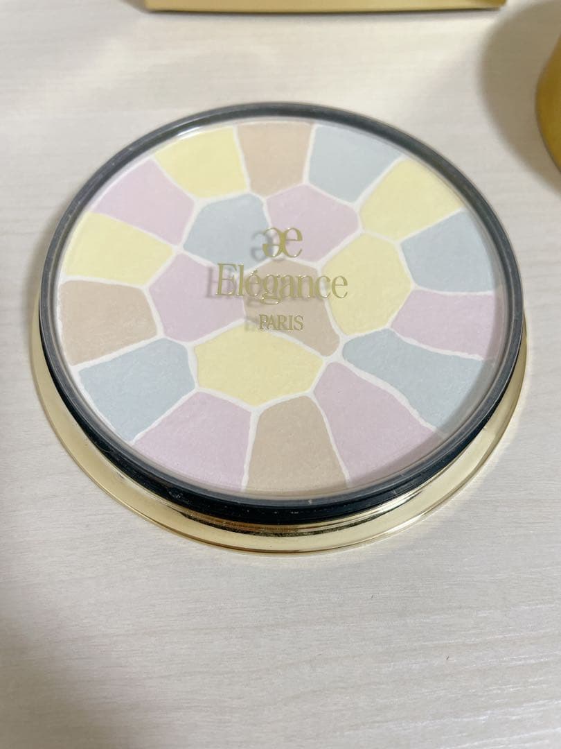 エレガンス　ラ　プードル　オートニュアンス　リクスィーズⅣ 27g 外箱あり