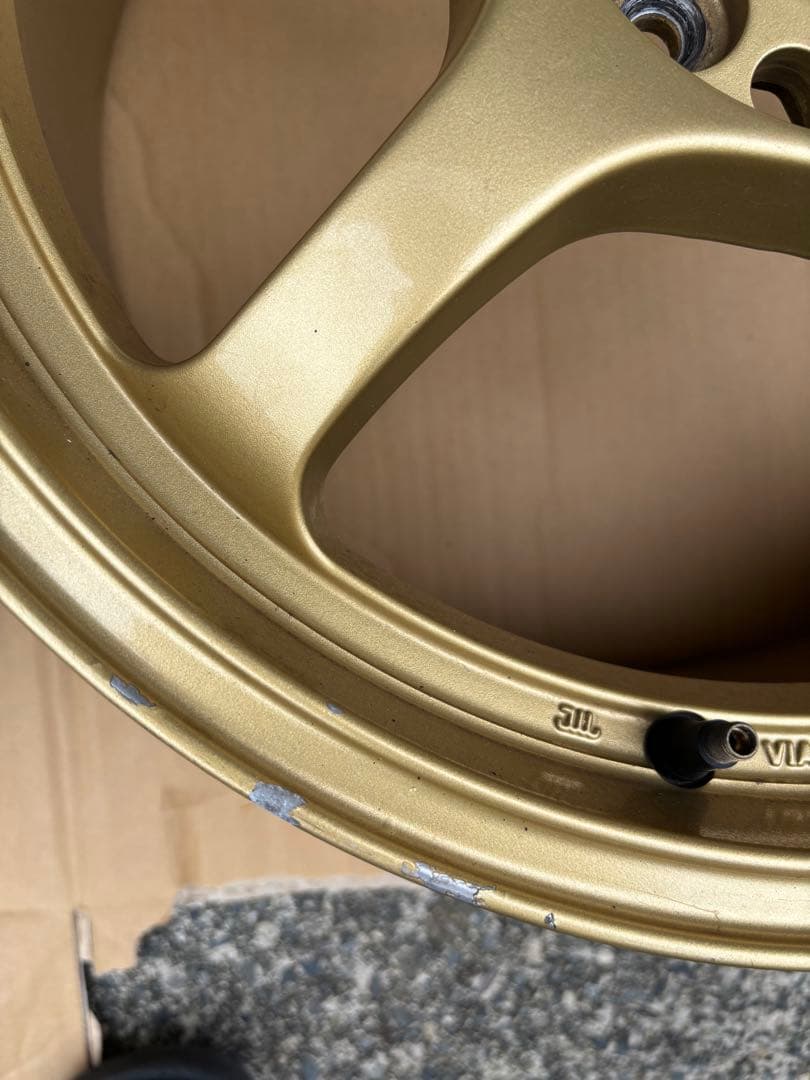 gram LIGHTS 17インチ ゴールドホイール 57C 2本セット