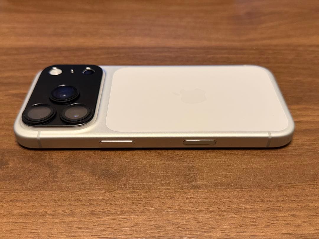 【Apple】iPhone17 Pro SIMフリー 256GB シルバー