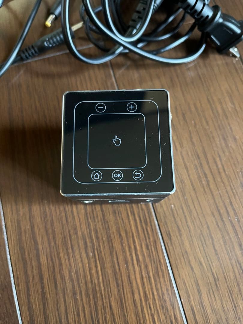 超小型モバイルプロジェクター PicoCube Plus