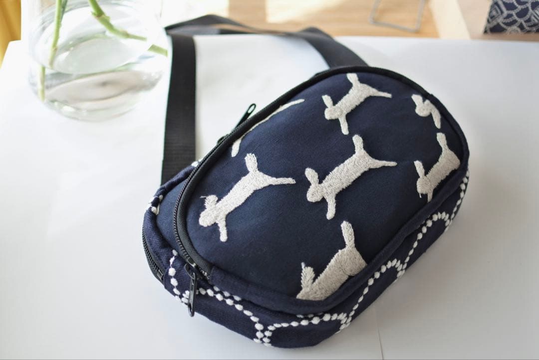 ミナペルホネン　ランランランとタンバリンのカンガルーバッグ