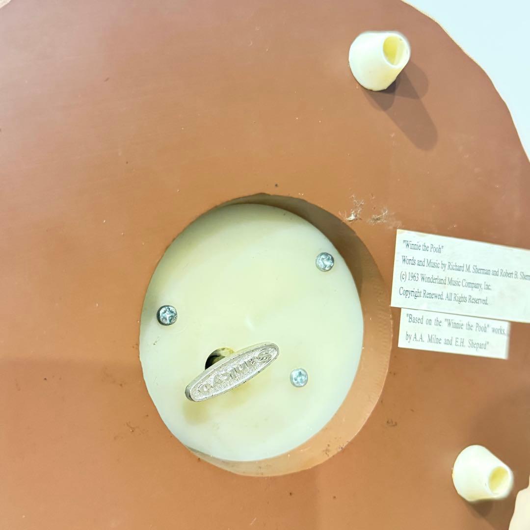 【希少】 くまのプーさん　スノードーム付きオルゴール　Disney PIXAR