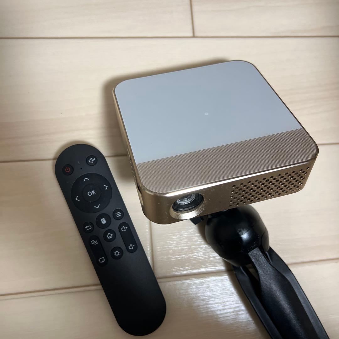 ゴールド コンパクトプロジェクター 本体