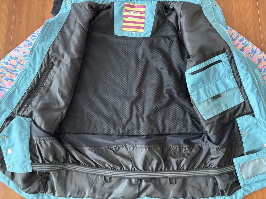 【お値下げ中】JEWEL×686スノーボードウェア Mサイズ　高機能