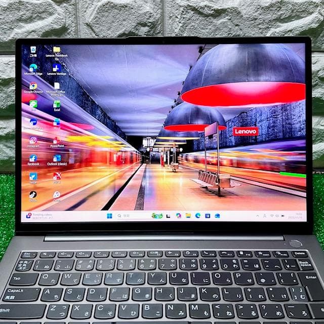 《コンパクトスリムPC》第11世代Corei7！ThinkBook 13s G2