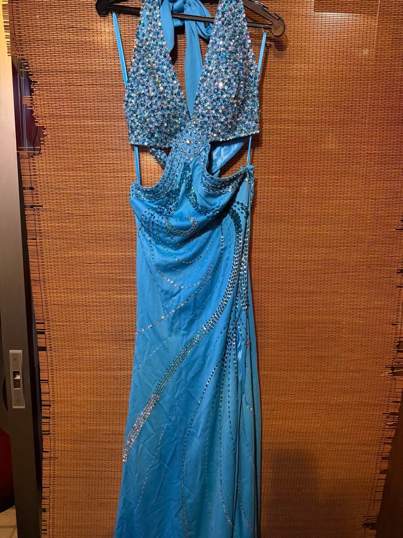 水色ビジュー付きロングドレス