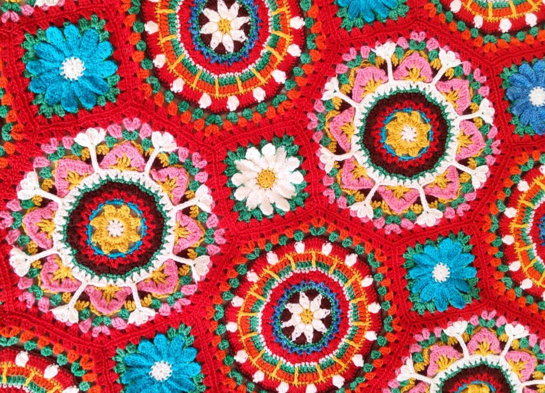C426　手編みマルチカバー　ブランケット　モチーフ編み　大判　曼陀羅クロッシェ