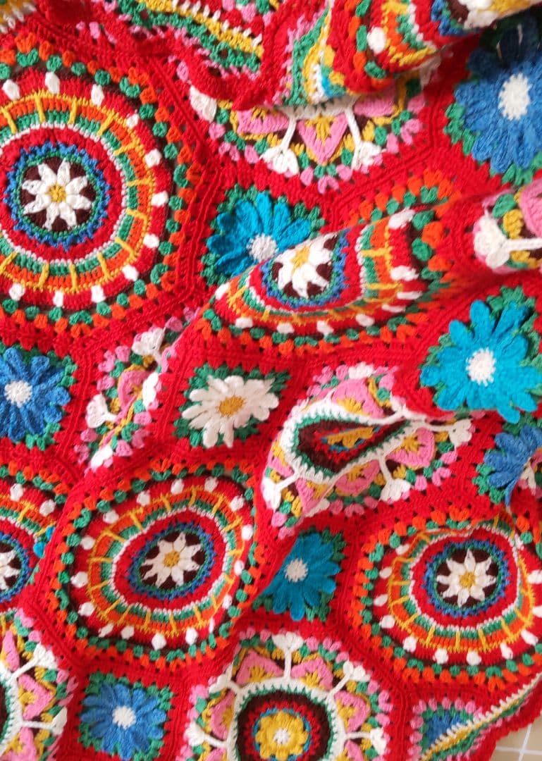 C426　手編みマルチカバー　ブランケット　モチーフ編み　大判　曼陀羅クロッシェ