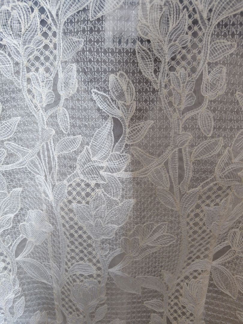 conte エンブロイダリーレースベスト