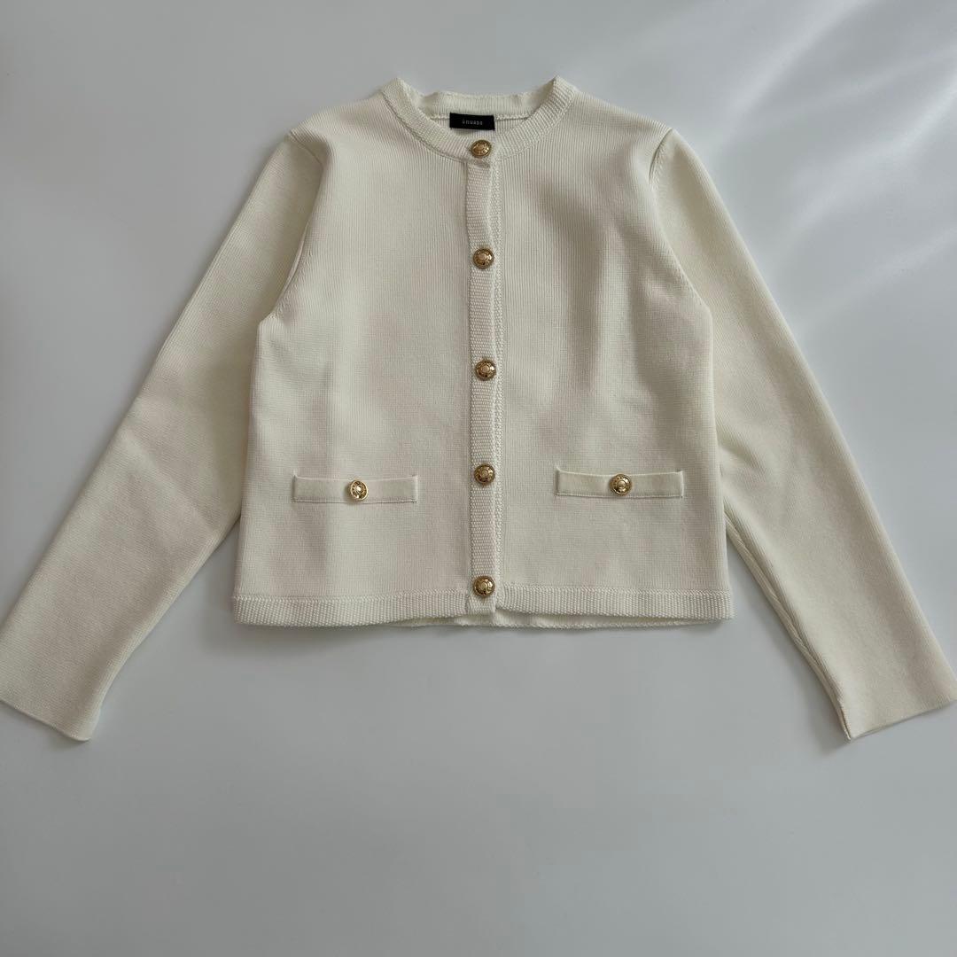 ZOZO限定anuans オリジナルボタンノーカラーニットジャケットレディース