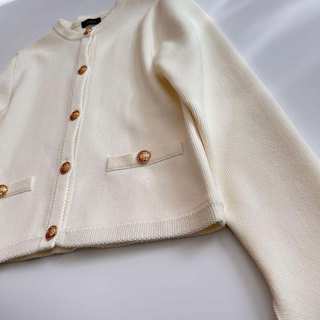 ZOZO限定anuans オリジナルボタンノーカラーニットジャケットレディース