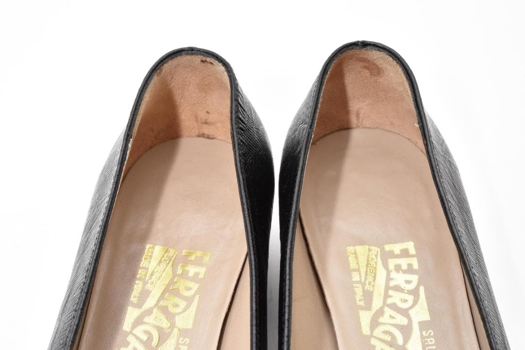 ★美品★フェラガモ　ローファー　6 ガンチーニ　型押し　ブラック　黒