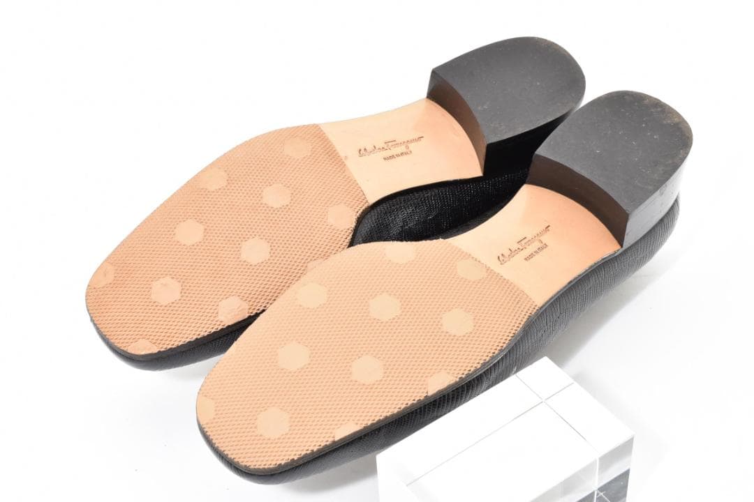 ★美品★フェラガモ　ローファー　6 ガンチーニ　型押し　ブラック　黒