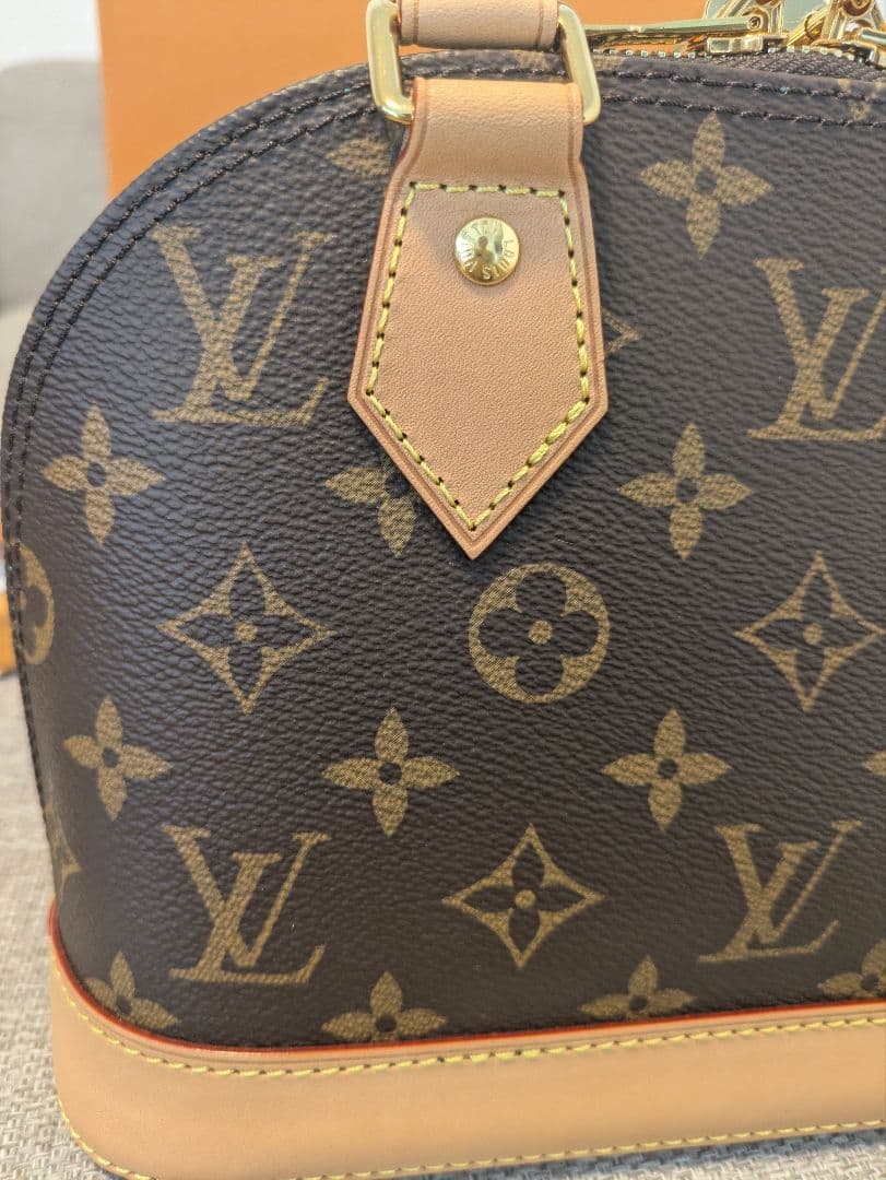 aiちゃん ほぼ新品 Louis Vuitton アルマBB M47201
