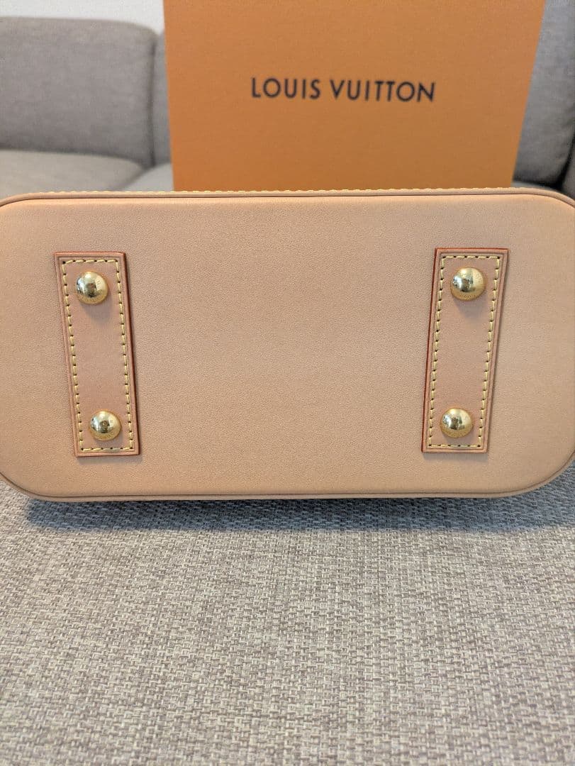 aiちゃん ほぼ新品 Louis Vuitton アルマBB M47201