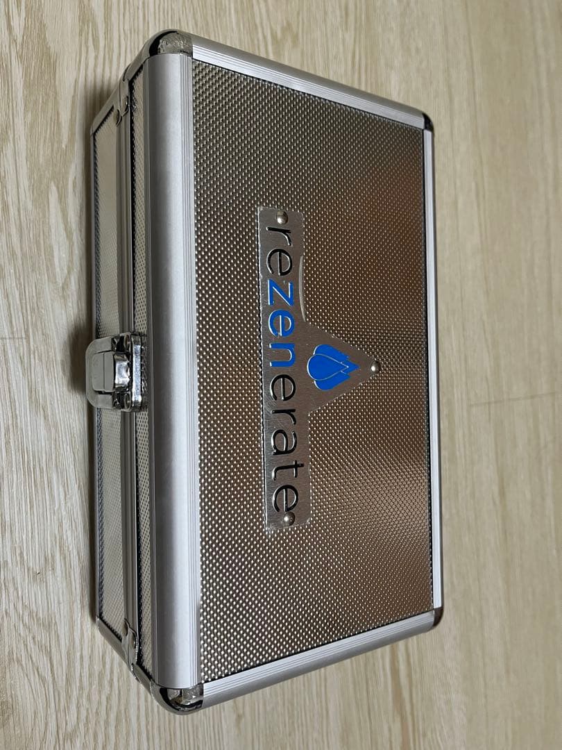 美品 リゼネレート　ダーマペン