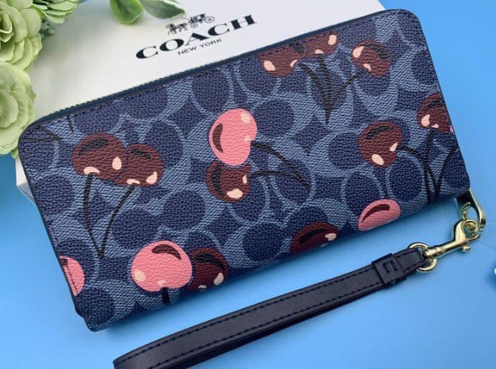 新品未使用コーチ長財布チェリーさくらんぼ柄ネイビーブルーレディースメンズ送料無料