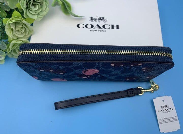 新品未使用コーチ長財布チェリーさくらんぼ柄ネイビーブルーレディースメンズ送料無料